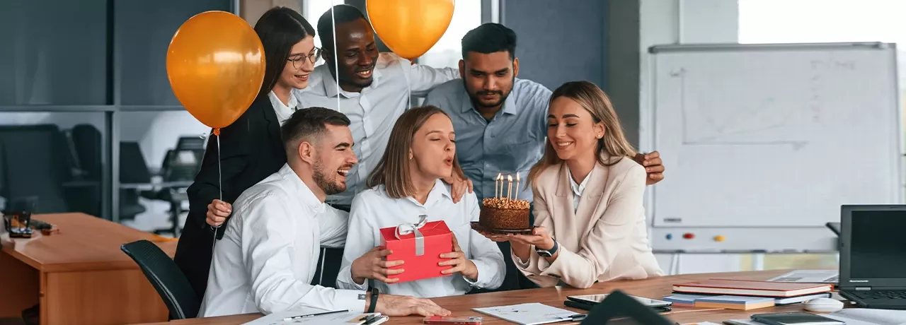 Geschenke für Mitarbeiter steuerfrei gestalten innerhalb der 60 Euro Freigrenze 