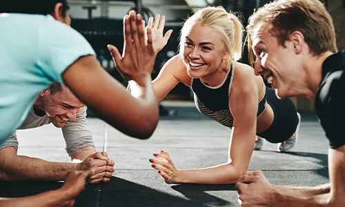 Mitarbeiter-Benefits: Firmenfitness und mentales Wohlbefinden reduzieren Fehlzeiten