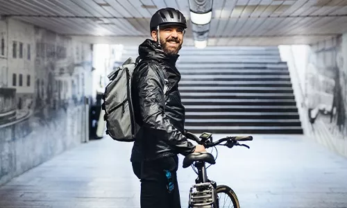 Mitarbeiter-Benefits: Mobilitätsbenefits unterstützen Arbeitnehmer:innen auf dem Weg zur Arbeit
