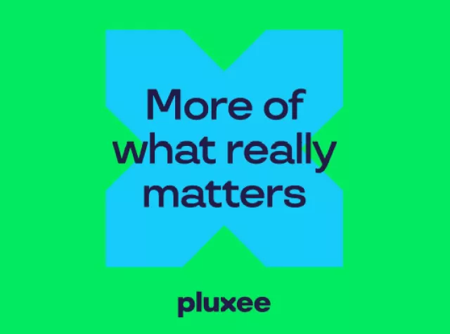 Pluxee X-Landmark mit dem Claim "More of what really matters"
