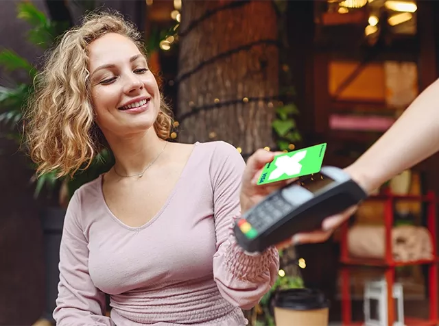Mit der Pluxee Restaurant Karte bequem in Restaurants und Cafés mit Visa-Akzeptanz bezahlen