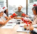 So schenken Sie richtig im Unternehmen und beachten steuerliche Richtlinien mit Pluxee Mitarbeiterbenefits