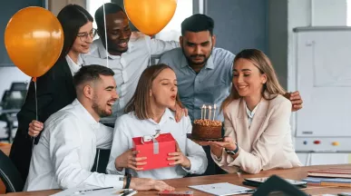 Geschenke für Mitarbeiter steuerfrei gestalten innerhalb der 60 Euro Freigrenze